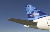 JetBlue ответит в суде за строгий дресс-код