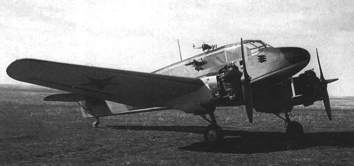 Первый полет легкого транспортного самолета Як-6