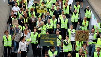 Пилоты компании Lufthansa прожливают забастовку