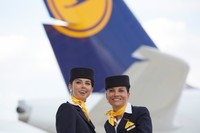 8 марта в Lufthansa только девушки!